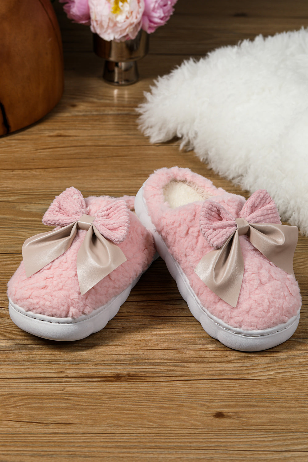 Pink Contrast Bowknot Applique Plush Winter Slippers (Colors May Differ by Batch)