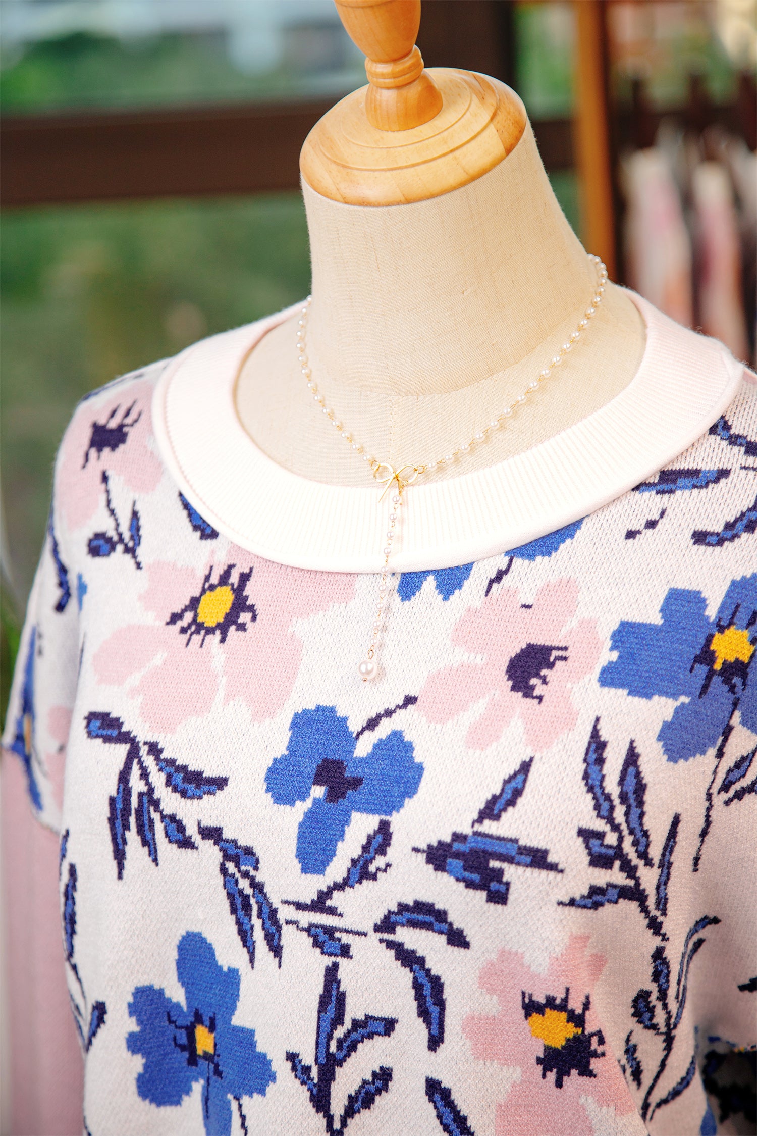 Khaki Vibrant Floral Contrast Colorblock Sleeve Pullover Sweater