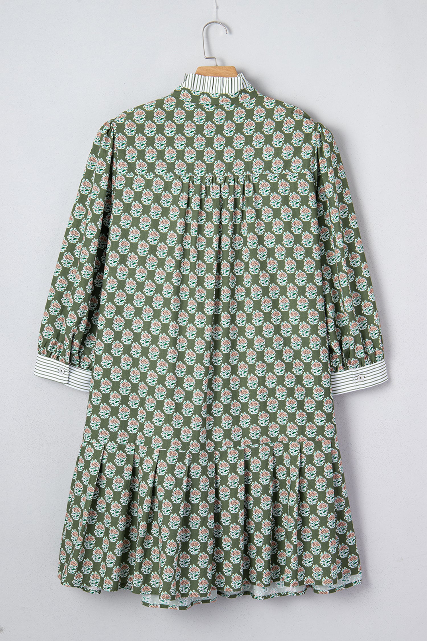 Green Contrast Striped Frilled Collar 3/4 Sleeve Plus Size Floral Dress