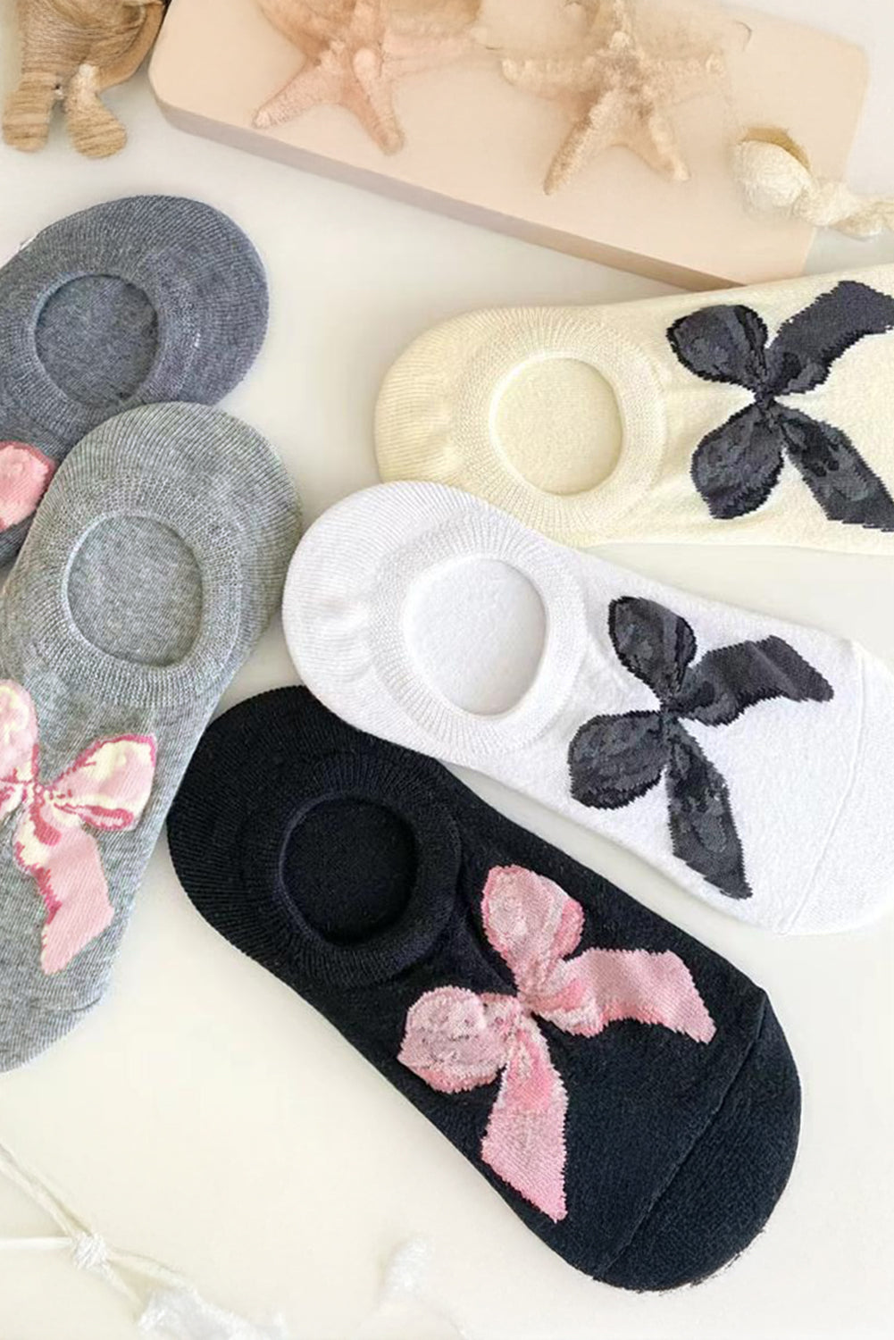 Gray Bow Print Boat Socks